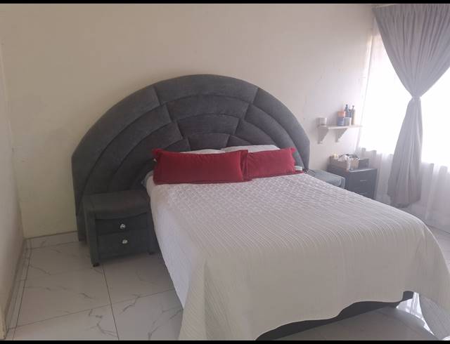 4 BEDROOM FREEHOLD FOR SALE IN BIRCH ACRES